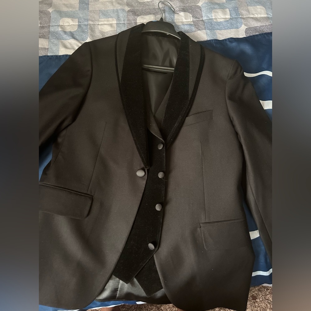 Black prom suit